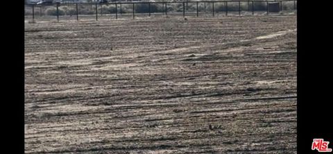 Photo of 16571 Chumash Trail, Frazier Park, CA 93225 (MLS # 26645883)