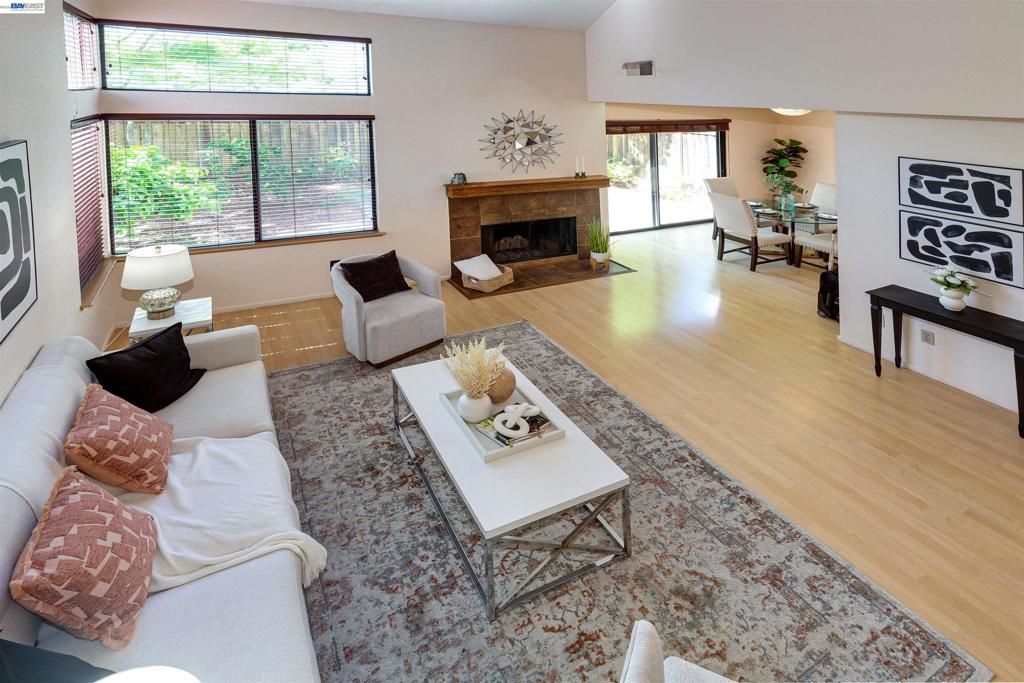 35 Leonard Ct