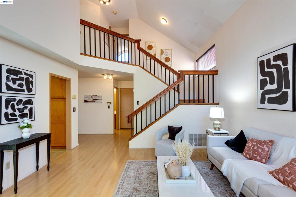 35 Leonard Ct