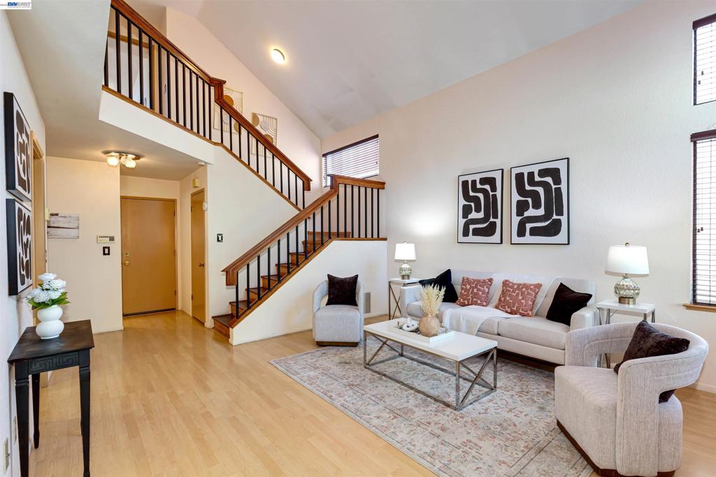 35 Leonard Ct
