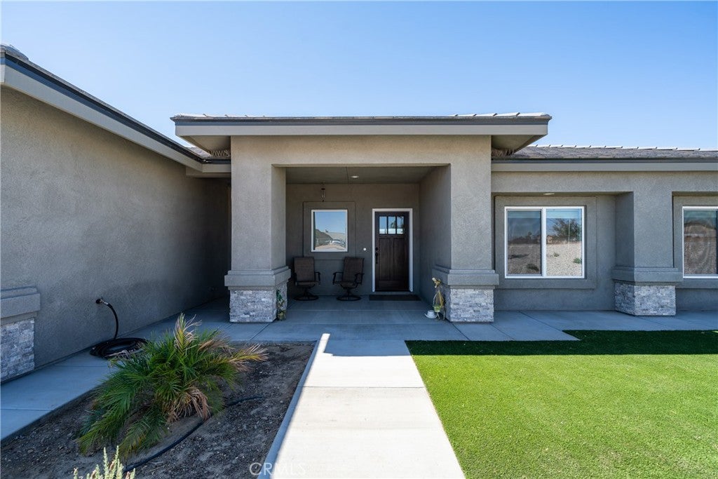 8029 Avenal