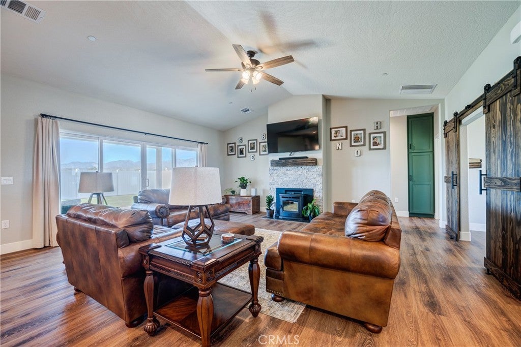 8029 Avenal