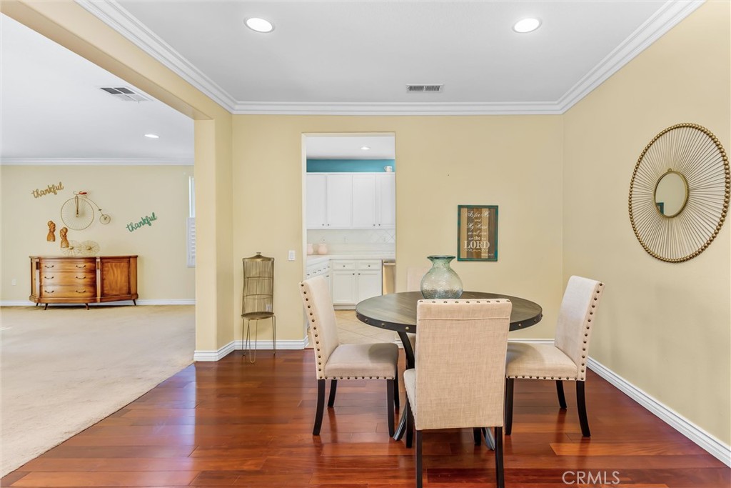 Four Seasons - Residential