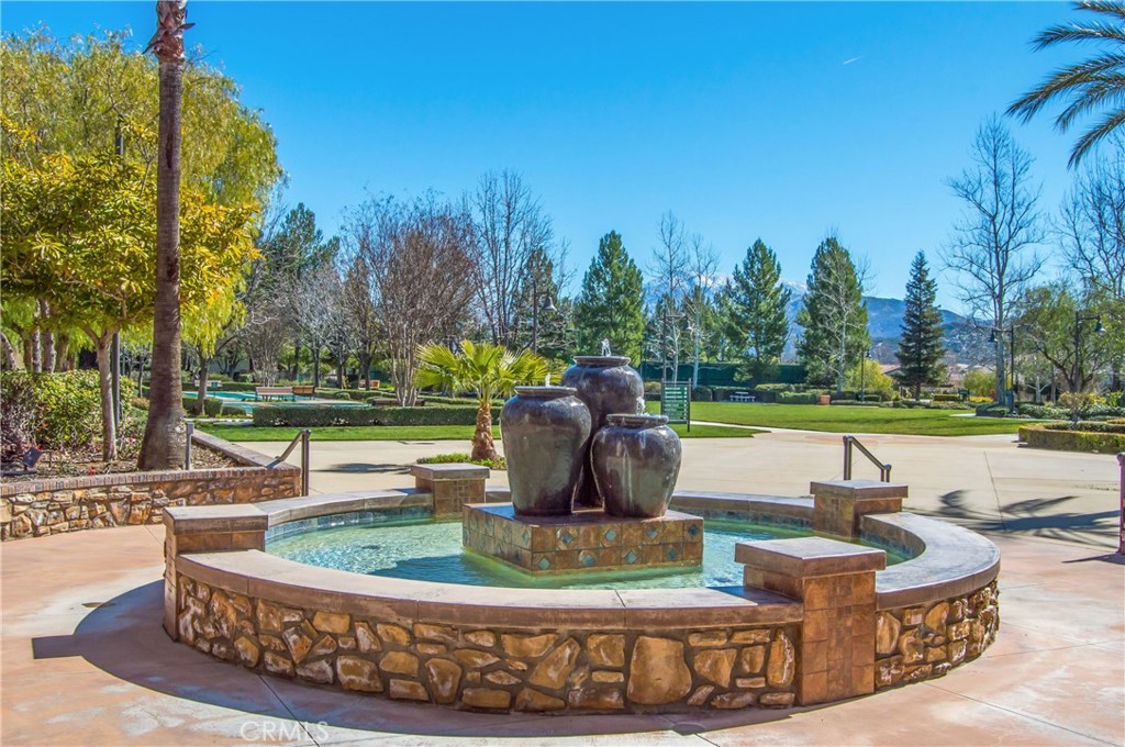 Four Seasons - Residential