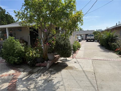 Photo of 12872 Van Nuys Boulevard, Pacoima, CA 91331 (MLS # SR26050141)