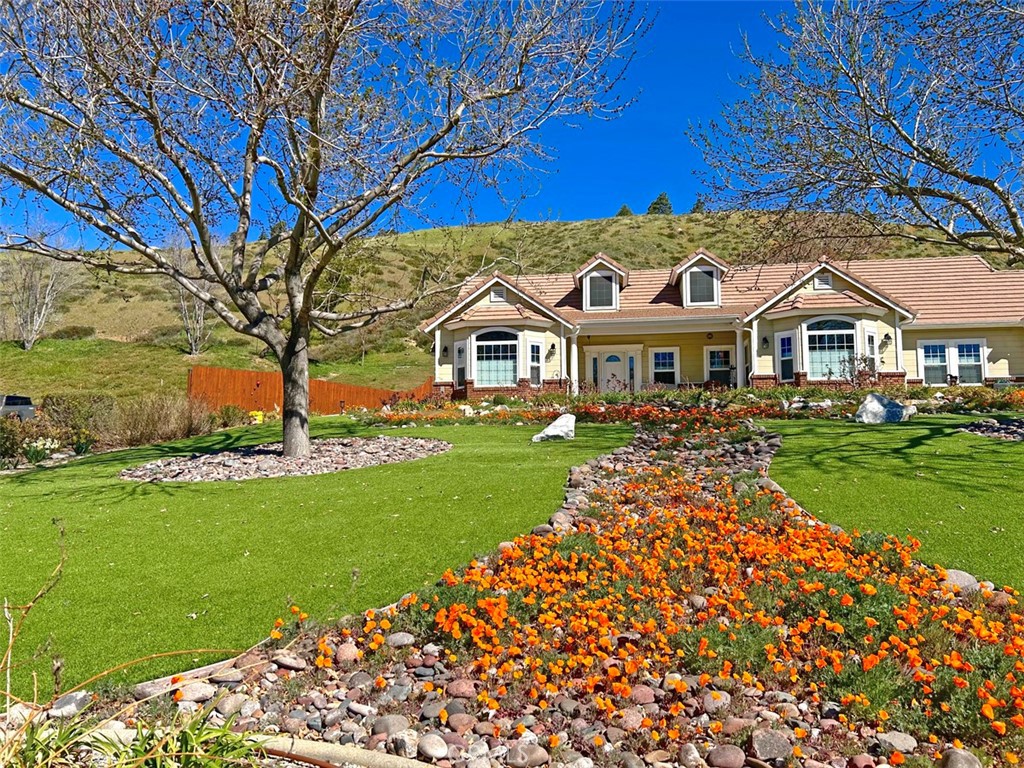9251 Elizabeth Lake