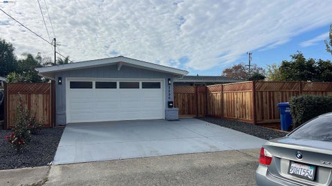Photo of 2096 Sarasota Ln LN, Hayward, CA 94545 (MLS # 41152667)