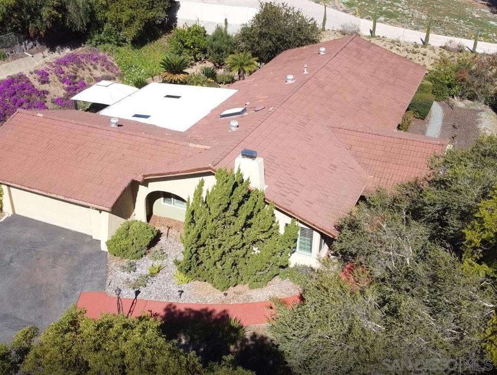 listing image 130725645238862686597
