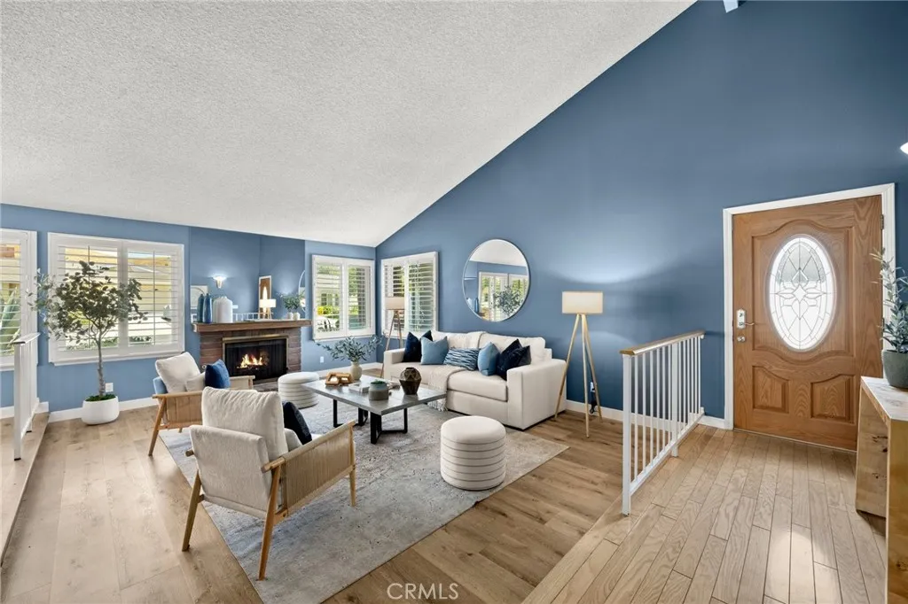 Calabasas, California 91302, United States, 4 Bedrooms Bedrooms, ,2 BathroomsBathrooms,Residential,Active,168300