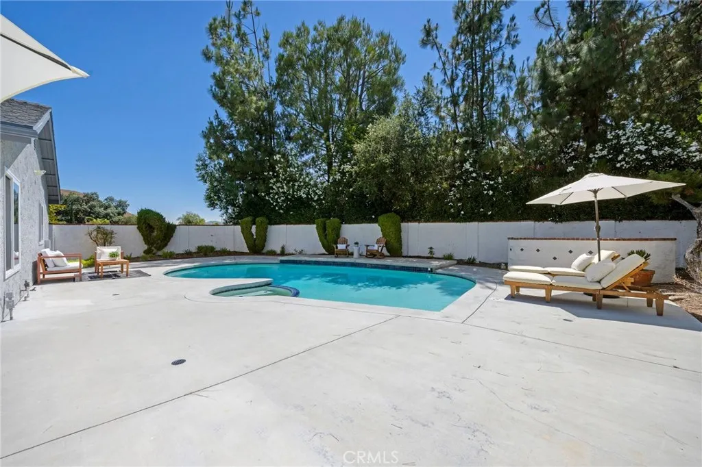 Calabasas, California 91302, United States, 4 Bedrooms Bedrooms, ,2 BathroomsBathrooms,Residential,Active,168300