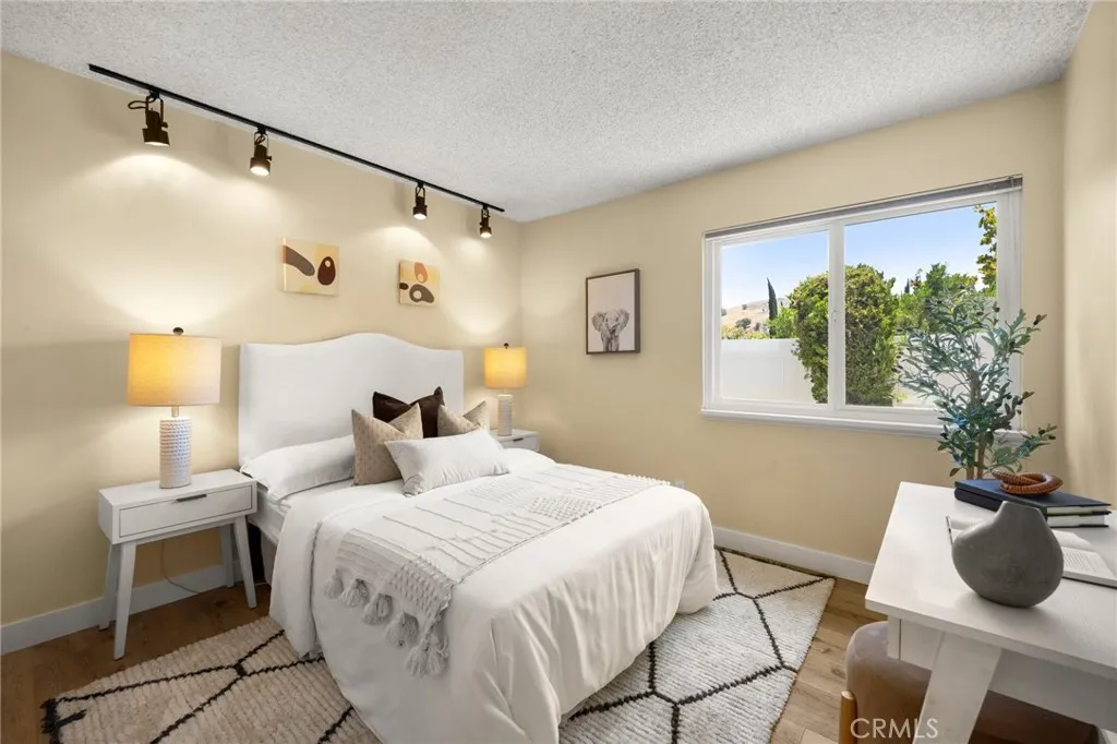 Calabasas, California 91302, United States, 4 Bedrooms Bedrooms, ,2 BathroomsBathrooms,Residential,Active,168300