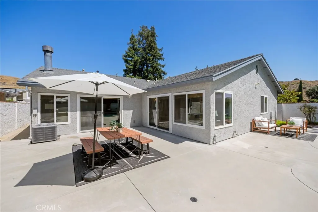 Calabasas, California 91302, United States, 4 Bedrooms Bedrooms, ,2 BathroomsBathrooms,Residential,Active,168300