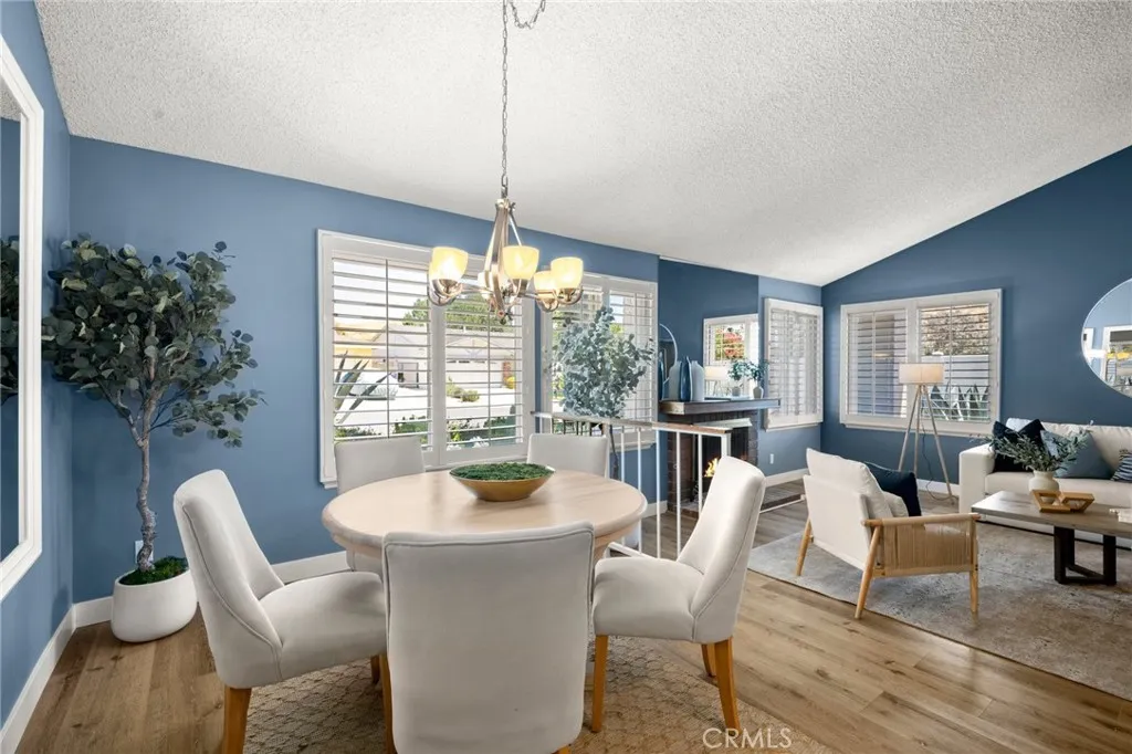 Calabasas, California 91302, United States, 4 Bedrooms Bedrooms, ,2 BathroomsBathrooms,Residential,Active,168300