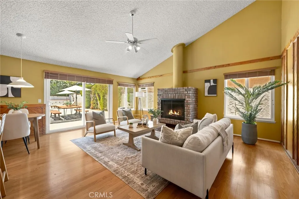 Calabasas, California 91302, United States, 4 Bedrooms Bedrooms, ,2 BathroomsBathrooms,Residential,Active,168300