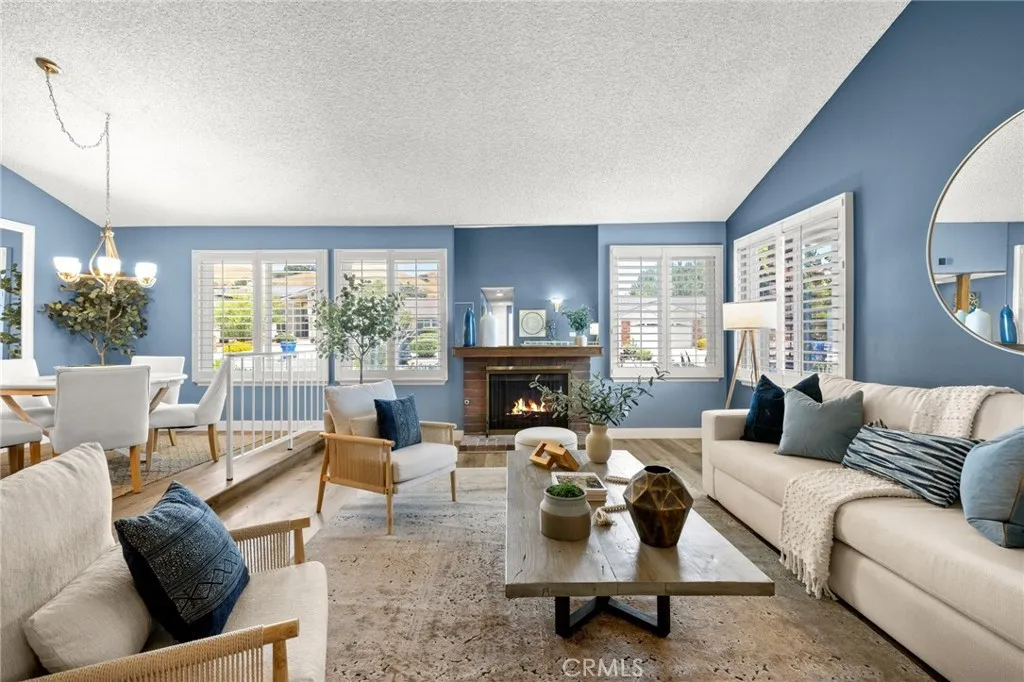 Calabasas, California 91302, United States, 4 Bedrooms Bedrooms, ,2 BathroomsBathrooms,Residential,Active,168300