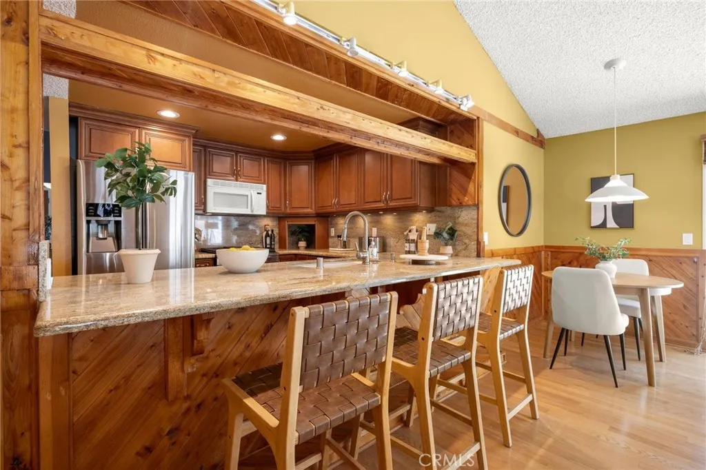 Calabasas, California 91302, United States, 4 Bedrooms Bedrooms, ,2 BathroomsBathrooms,Residential,Active,168300