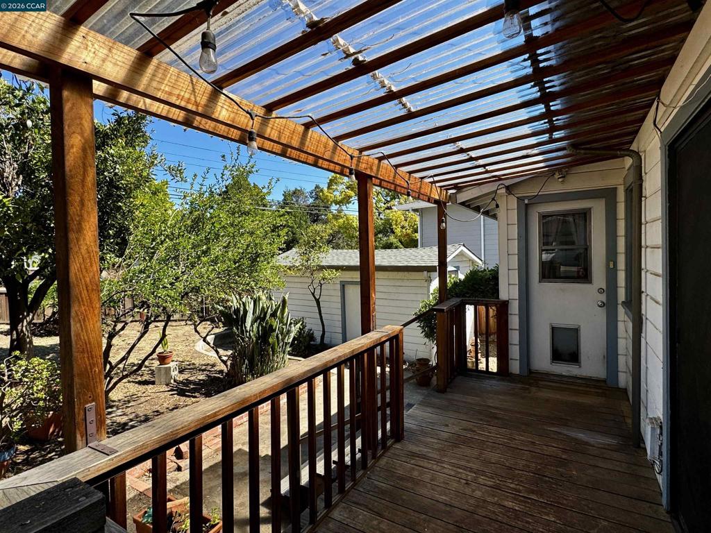 1546 Azalea Ave