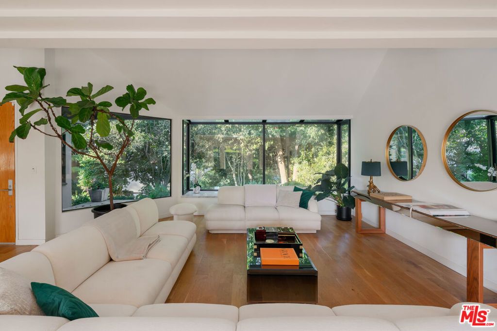 Photo of 7640 Woodrow Wilson Drive, Los Angeles, CA 90046 (MLS # 25551515)
