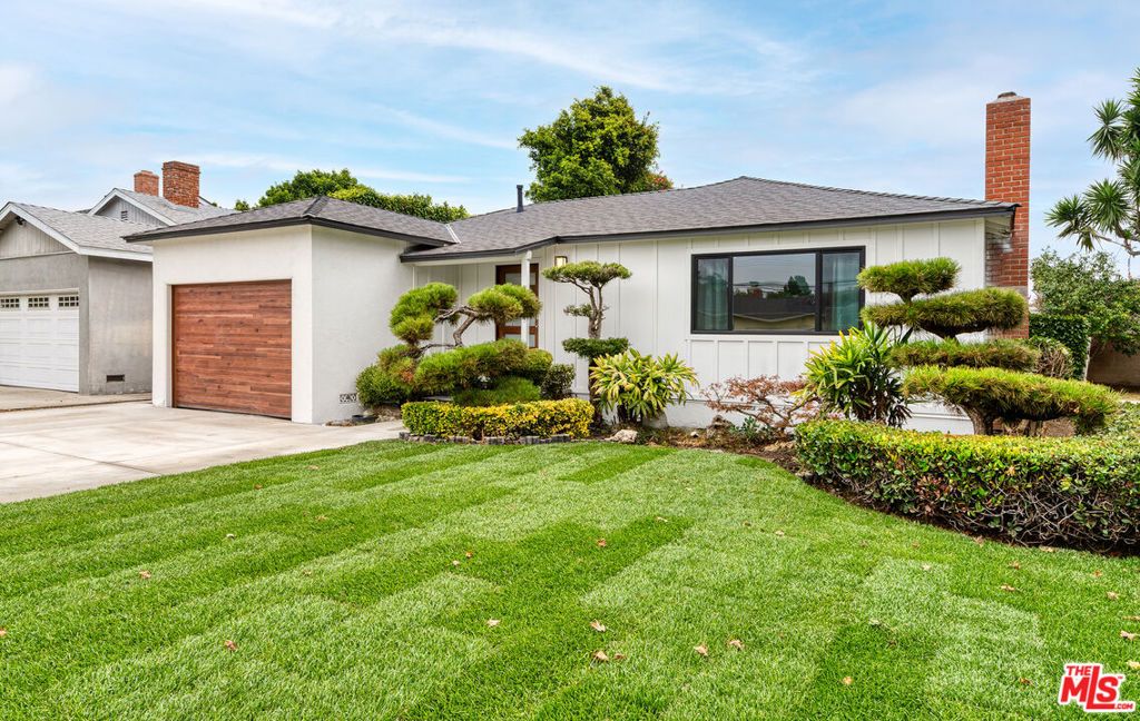 Photo of 12034 Alberta Drive, Culver City, CA 90230 (MLS # 25578091)