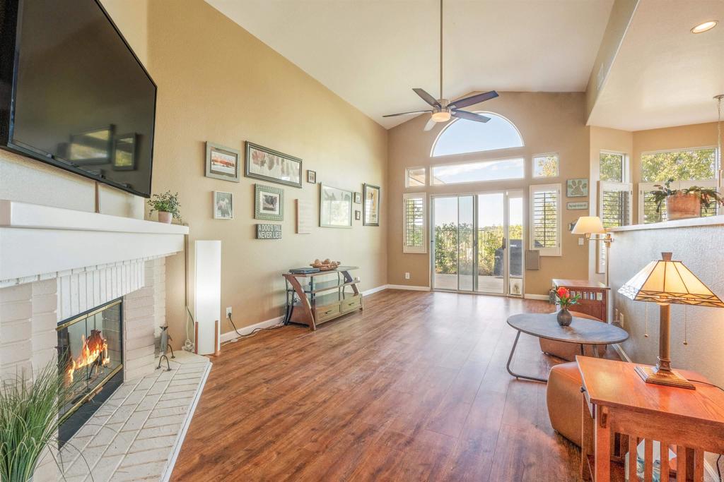 1052 Calle De Lepanto