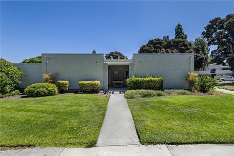 2222 Via Puerta A Laguna Woods CA 92637