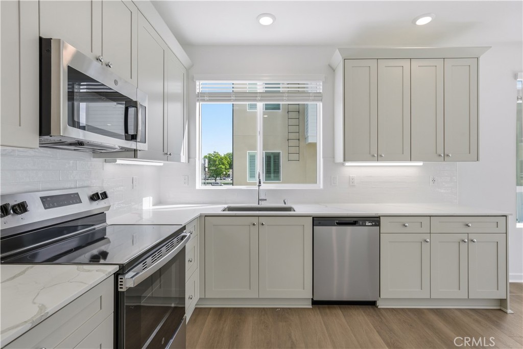 9427 N Sepulveda Blvd. 5