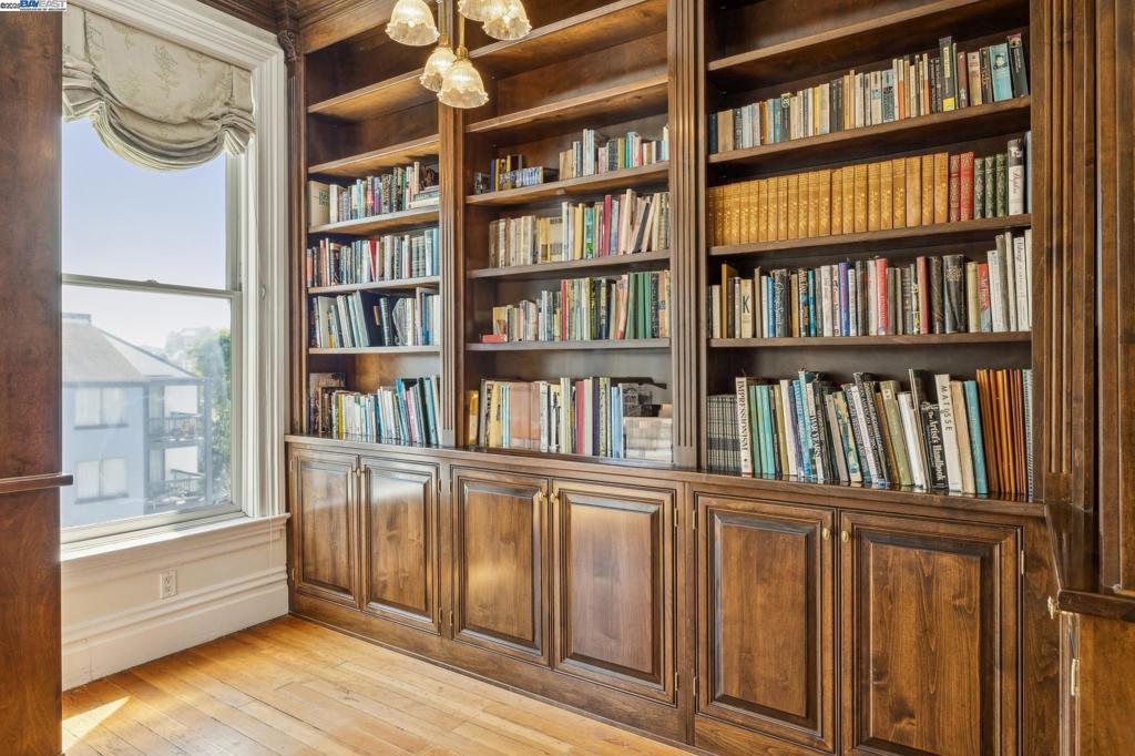 LOWER PAC HTS - Residential