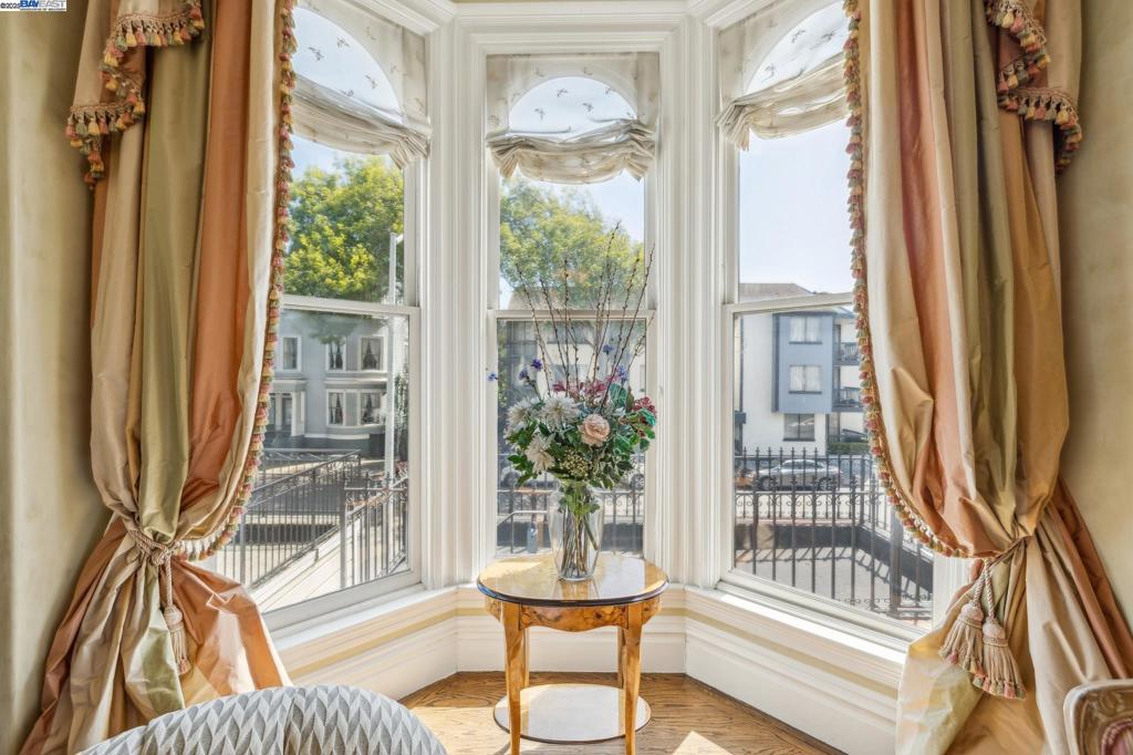 LOWER PAC HTS - Residential