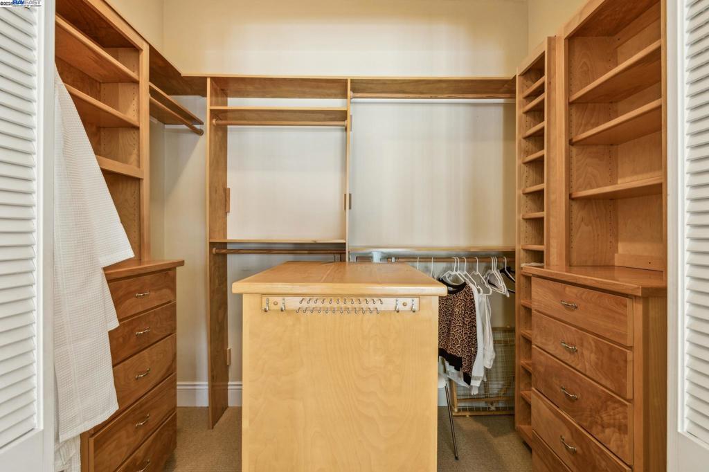 LOWER PAC HTS - Residential