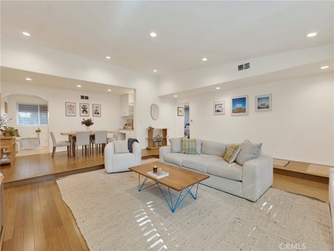 Photo of 12803 Bloomfield St #2, Studio City, CA 91604 (MLS # SR26085844)