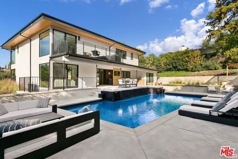 11428 Dona Lola Drive Studio City CA 91604