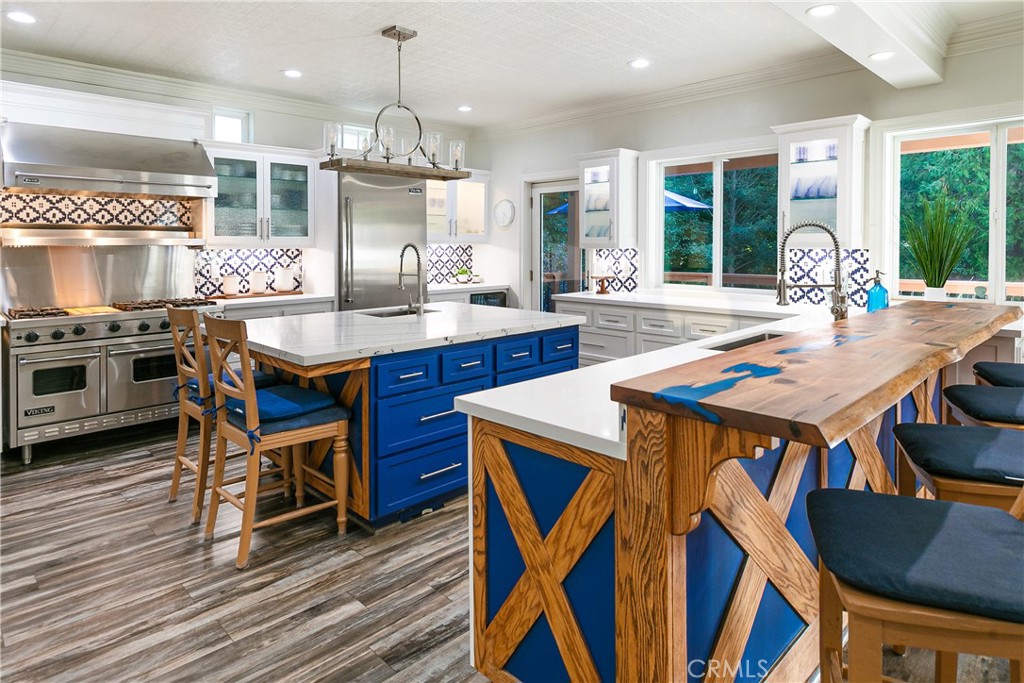 Lake Arrowhead, California, 92352, United States, 5 Bedrooms Bedrooms, ,3 BathroomsBathrooms,Residential,Active,2028526
