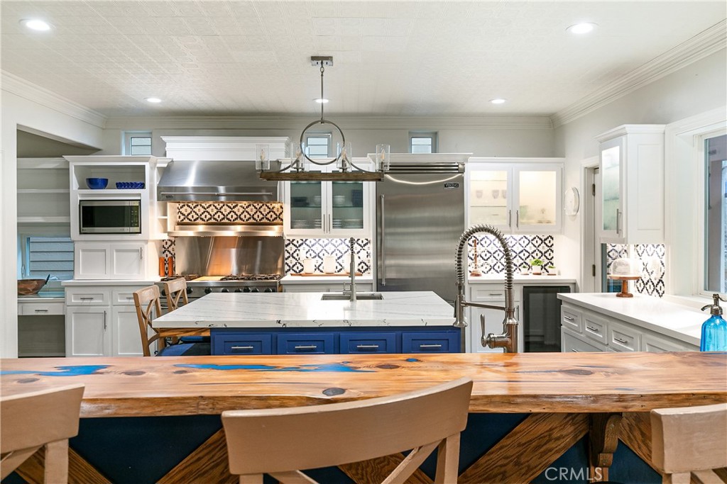 Lake Arrowhead, California, 92352, United States, 5 Bedrooms Bedrooms, ,3 BathroomsBathrooms,Residential,Active,2028526