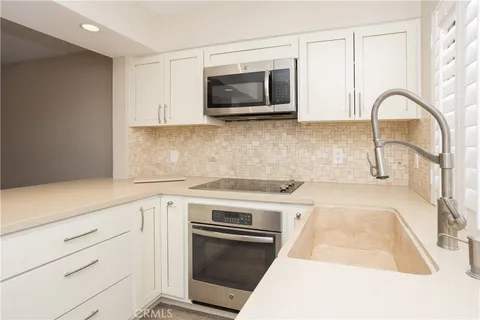 48902 Desert Flower Dr, Palm Desert, CA 92260 - MLS#: PW25258169