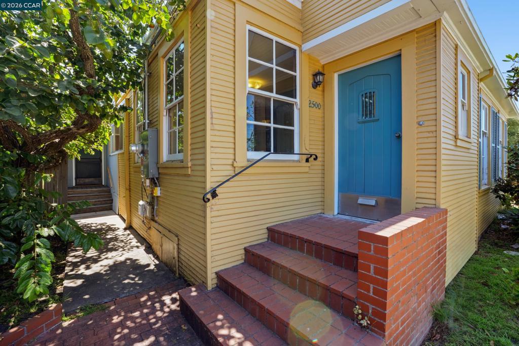 2500 Lowell Avenue