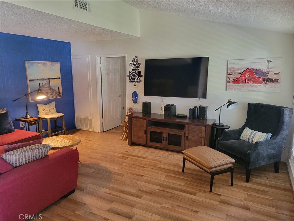 Photo of 26753 Whispering Leaves DR, Newhall, CA 91321 (MLS # SR26130685)