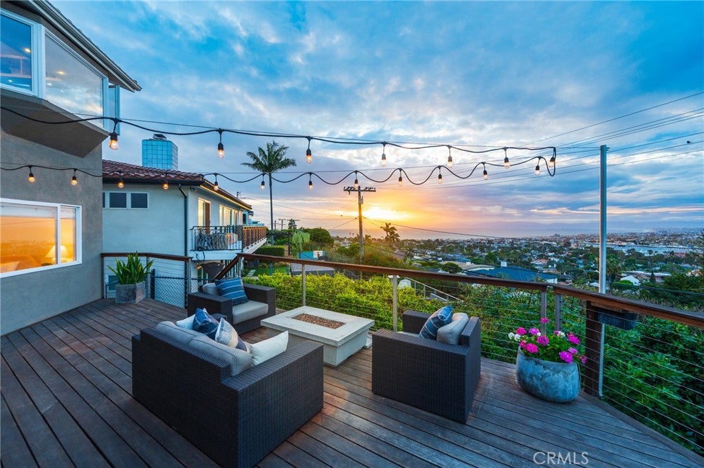 941 Calle Miramar