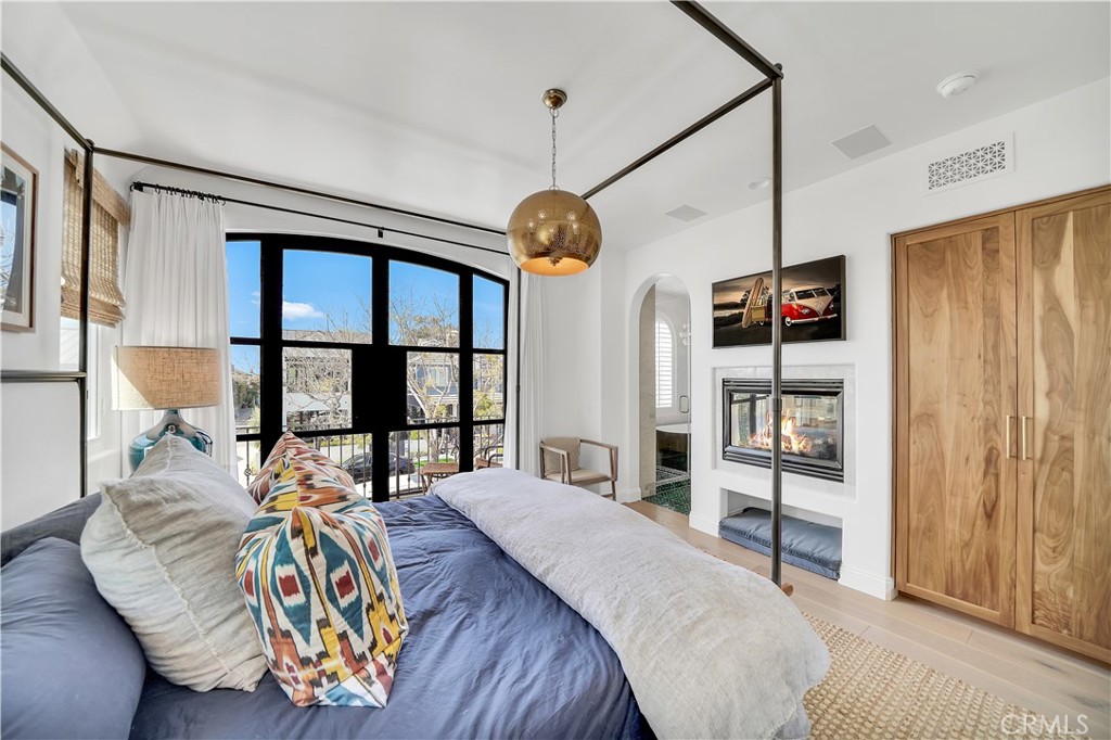 Corona del Mar South of PCH (CDMS) - Residential Lease