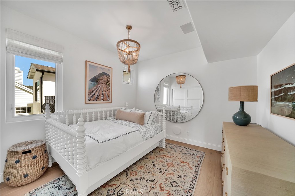 Corona del Mar South of PCH (CDMS) - Residential Lease