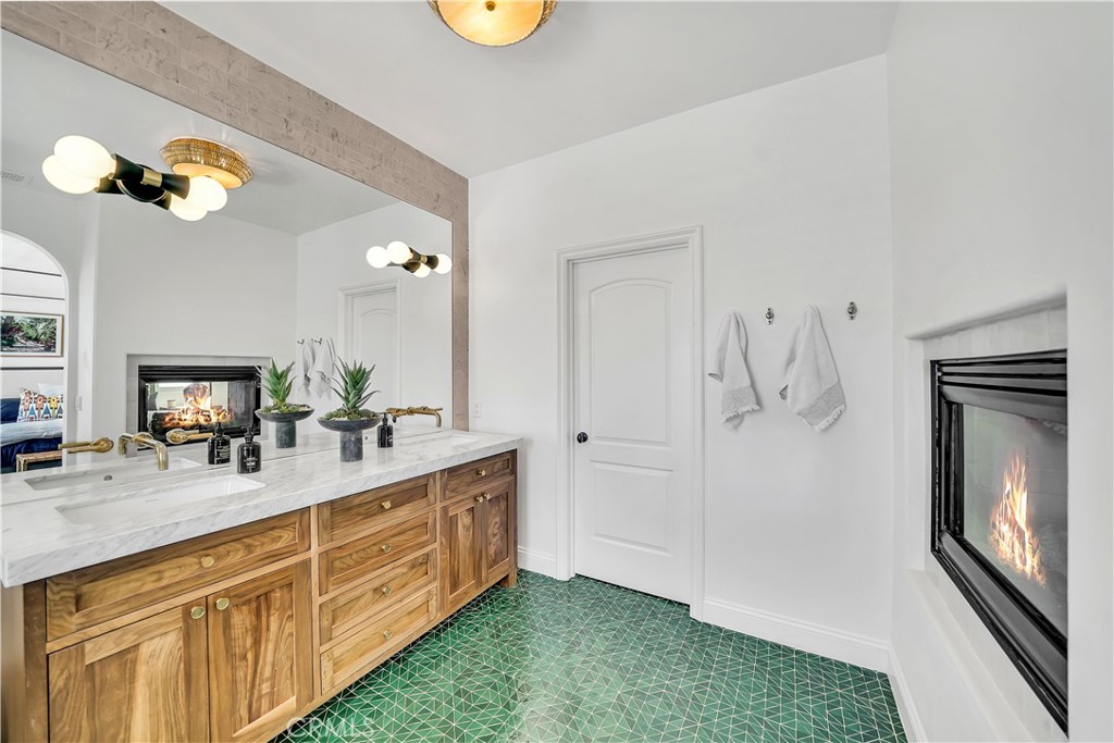 Corona del Mar South of PCH (CDMS) - Residential Lease