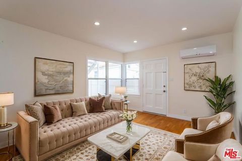 Photo of 200 W Palmer Avenue #C, Glendale, CA 91204 (MLS # 26654461)