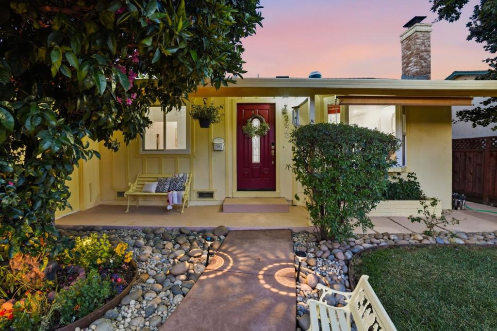 2472 Melville Way