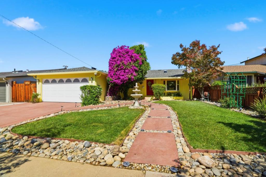 2472 Melville Way