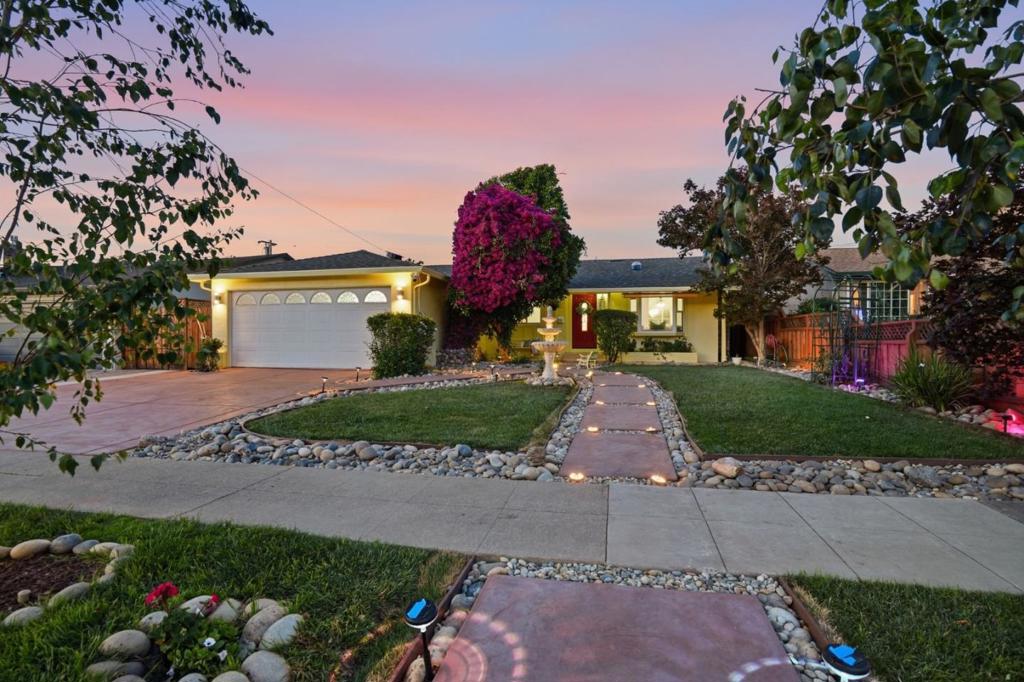 2472 Melville Way