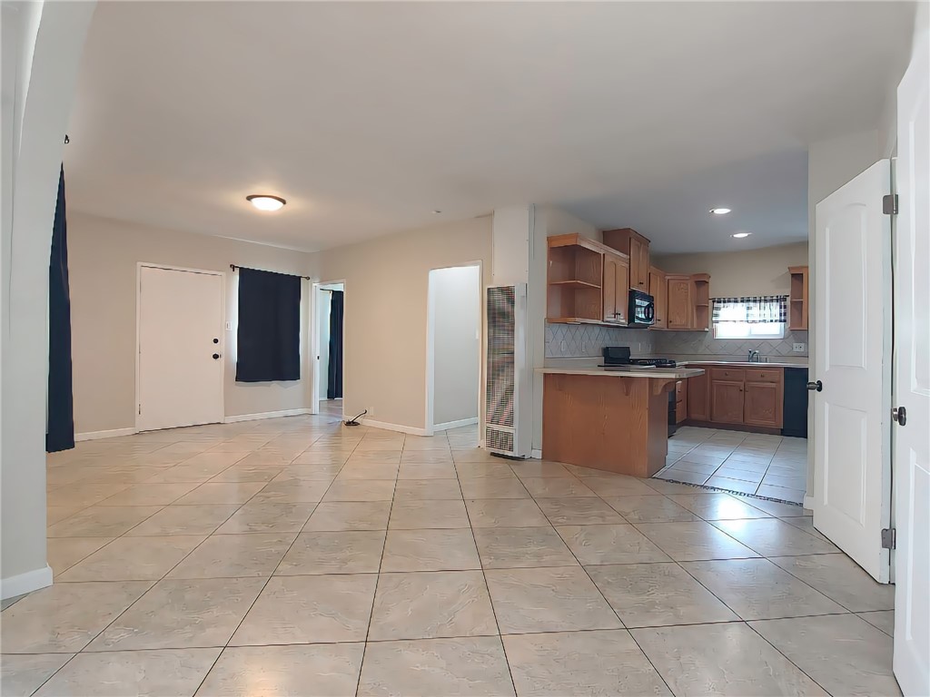 131 S Flower Avenue