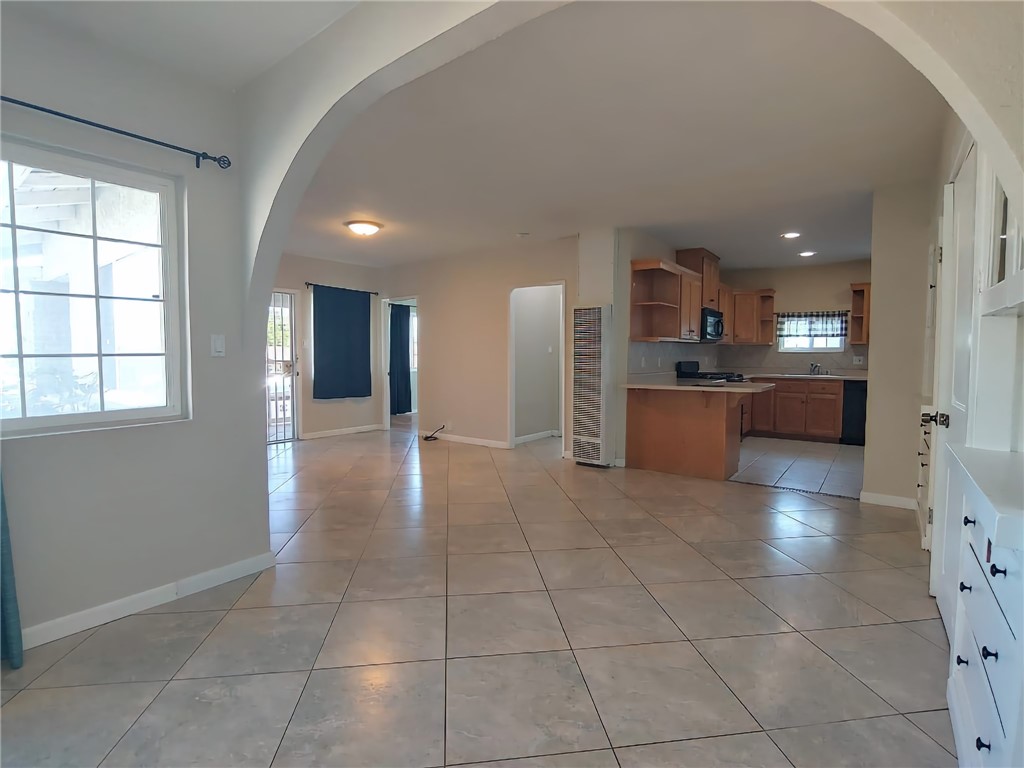 131 S Flower Avenue