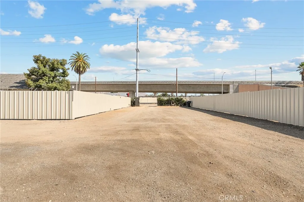 Riverside, California 92501, United States, 1 Bedroom Bedrooms, ,1 BathroomBathrooms,Residential,Active,221130