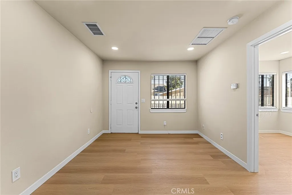 Riverside, California 92501, United States, 1 Bedroom Bedrooms, ,1 BathroomBathrooms,Residential,Active,221130