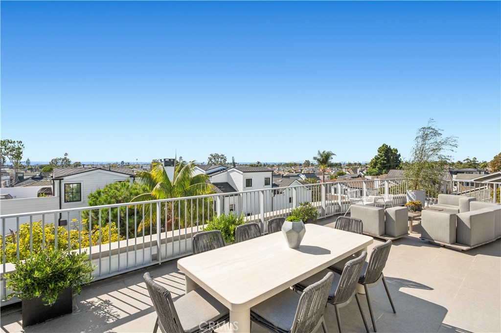 Corona del Mar North of PCH (CNHW) - Residential