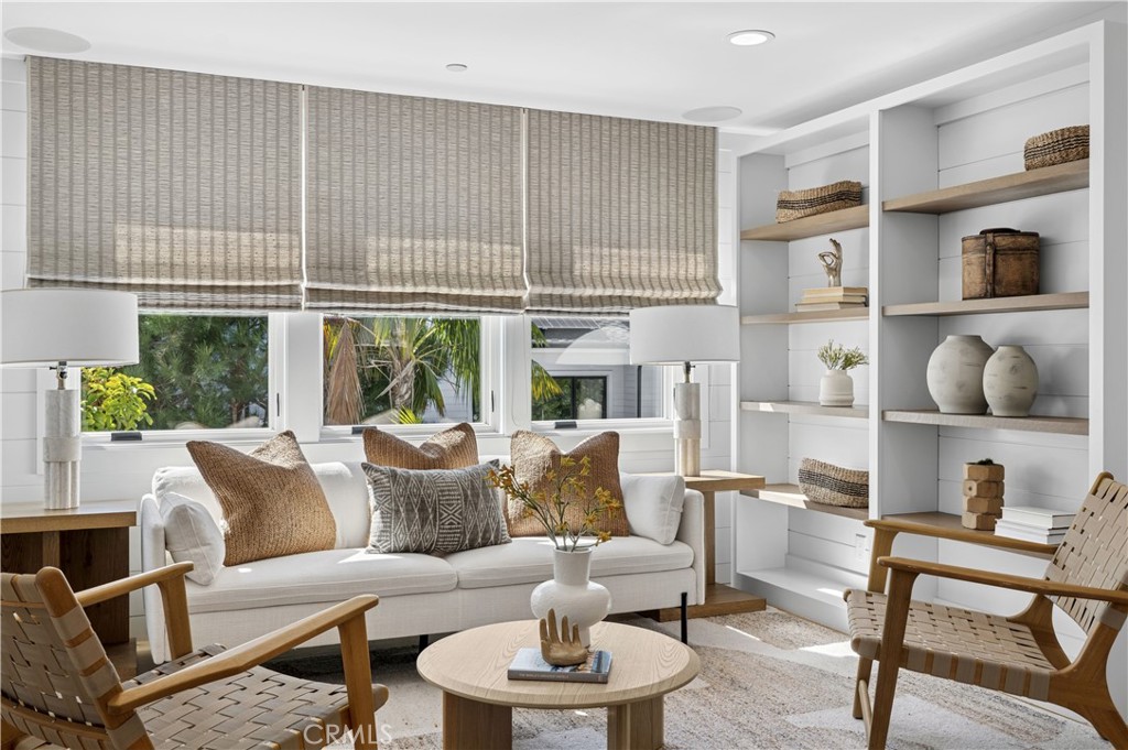 Corona del Mar North of PCH (CNHW) - Residential